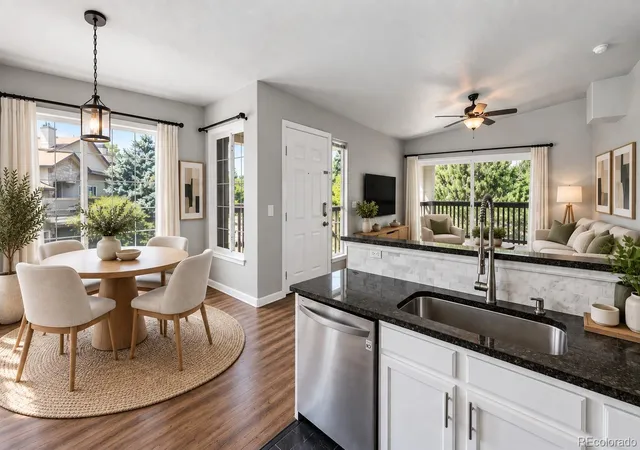 Listing Photo 4 - Condo for sale in building located at 9992 E Idaho Cir, Aurora, CO 80247 - Unit #201