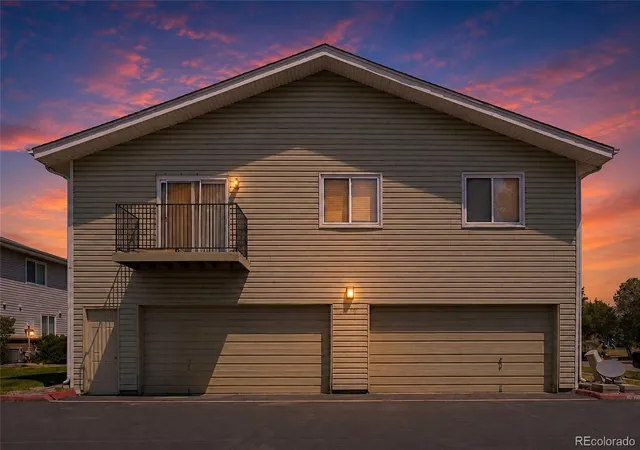 Photo 2 of Townhouse for sale at 3355 S Flower St #90, Lakewood, CO 80227 | MLS# 1748722 | Listing updated on 2026-09-22