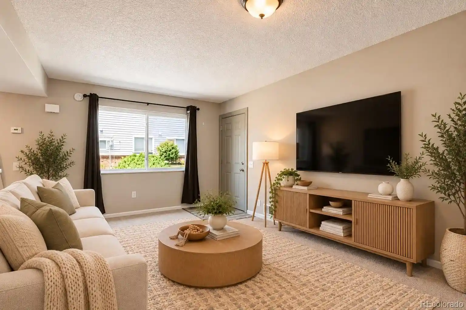 Listing Photo 2 - Condo for sale in 3355 S Flower St located at 3355 S Flower St, Lakewood, CO 80227 - Unit #90