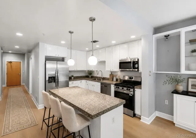4th image of 1630 N Clarkson St #204, Denver, CO 80218 | MLS# 3422905
