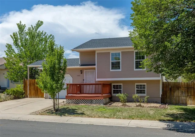 Photo 2 of Single family home for sale at 1495 S Biscay Ct, Aurora, CO 80017 | MLS# 9794619 | Listing updated on 2026-08-17