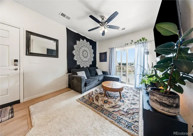 Listing Photo 4 - Condo for sale in building located at 1861 S Dunkirk St, Aurora, CO 80017 - Unit #302