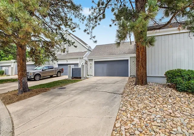 Listing Photo 4 - Condo for sale in building located at 2770 S Elmira St, Denver, CO 80231 - Unit #137