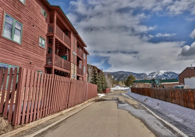 Listing Photo 2 - Condo for sale in building located at 203 Bella Vis Ct, Grand Lake, CO 80447 - Unit #306