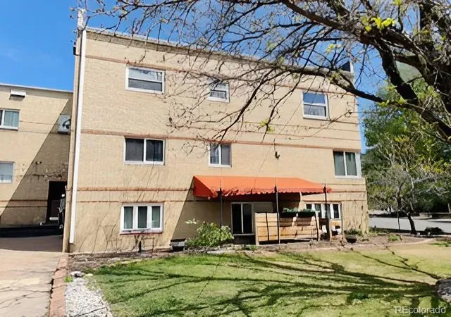 Listing Photo 2 - Condo for sale in building located at 3905 E 2Nd Ave, Denver, CO 80206 - Unit #2