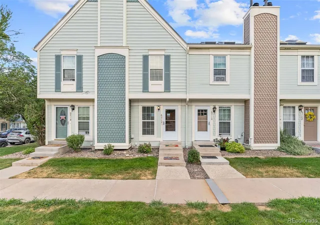 Photo 1 of Townhouse for sale at 6712 S Independence St, Littleton, CO 80128 | MLS# 8113618 | Listing updated on 2026-09-04