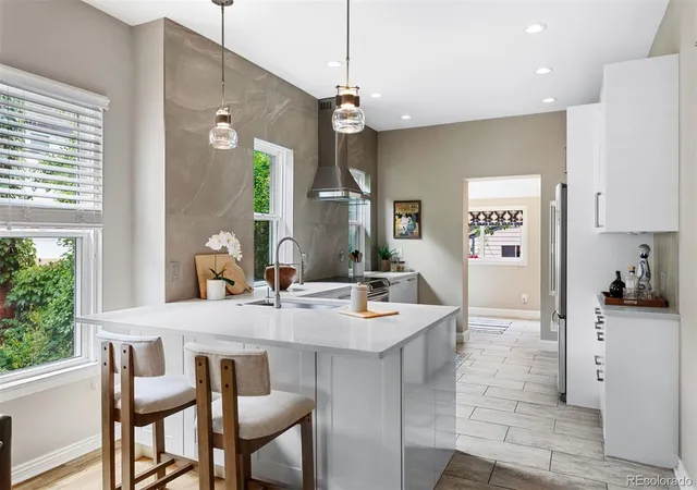 1st image of 221 S Ogden St, Denver, CO 80209 | MLS# 3449949