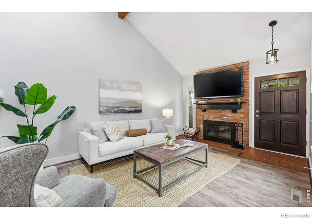 Photo 2 of Townhouse for sale at 2892 W Long Cir #G, Littleton, CO 80120 | MLS# IR1064746 | Listing updated on 2026-08-11