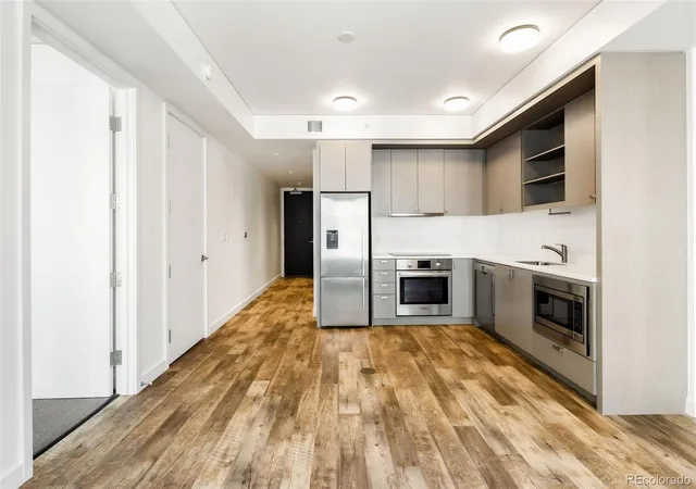 Listing Photo 5 - Condo for sale in building located at 1750 Wewatta St, Denver, CO 80202 - Unit #709