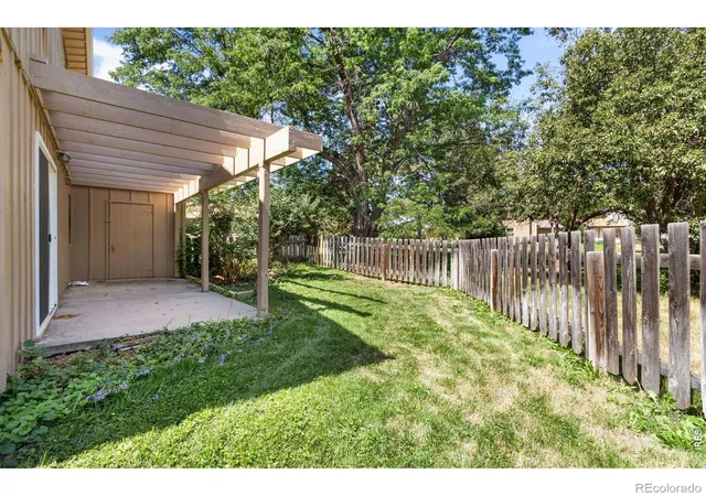 Listing Photo 2 - Condo for sale in building located at 512-514 Strachan Dr, Fort Collins, CO 80525 - Unit #