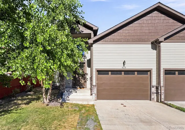 Photo 1 of Single family home for sale at 823 Van Gordon St, Lakewood, CO 80401 | MLS# 2284009 | Listing updated on 2026-08-01