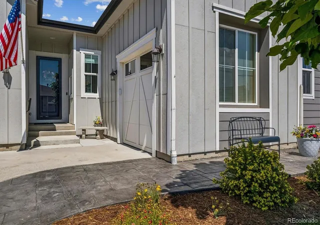Photo 3 of Single family home for sale at 8985 Chalk Crk Pl, Littleton, CO 80125 | MLS# 6335923 | Listing updated on 2026-08-31