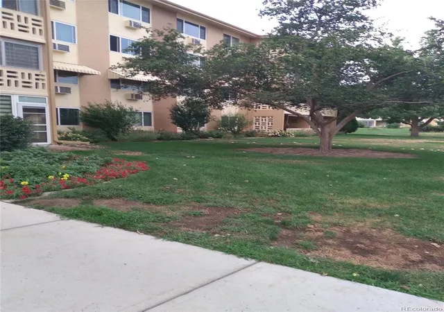 Photo 3 of Condo for sale at 620 S Alton Way #1A, Denver, CO 80247 | MLS# 7046963 | Listing updated on 2026-09-30