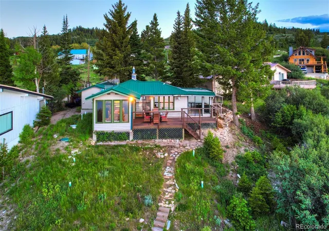 Photo 3 of Single family home for sale at 121 Fishermans Dr, Silverthorne, CO 80498 | MLS# 3116939 | Listing updated on 2026-07-27
