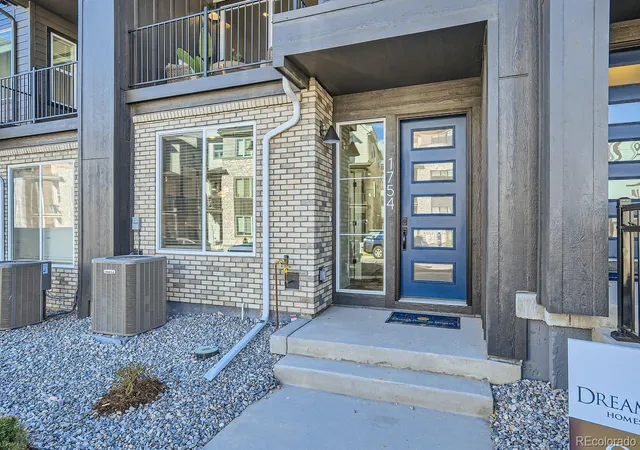 3rd image of 1618 Park Pl, Broomfield, CO 80023 | MLS# 3770507