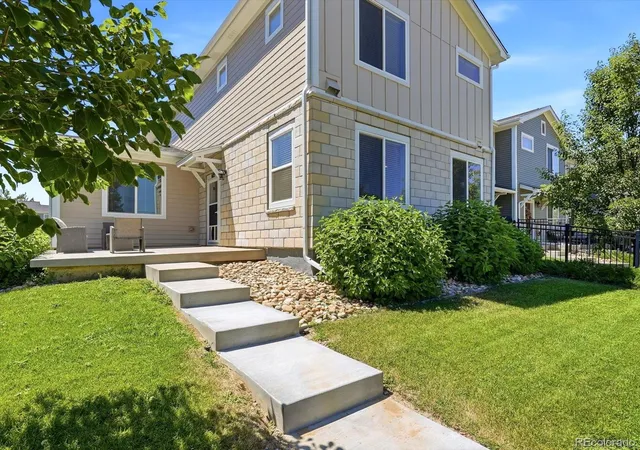 Photo 3 of Townhouse for sale at 683 Stonebridge Dr, Longmont, CO 80503 | MLS# 8733496 | Listing updated on 2026-08-31