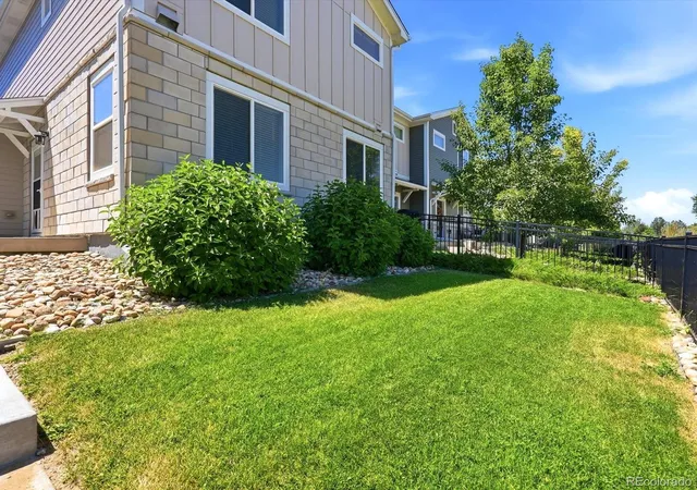 Photo 4 of Townhouse for sale at 683 Stonebridge Dr, Longmont, CO 80503 | MLS# 8733496 | Listing updated on 2026-08-31