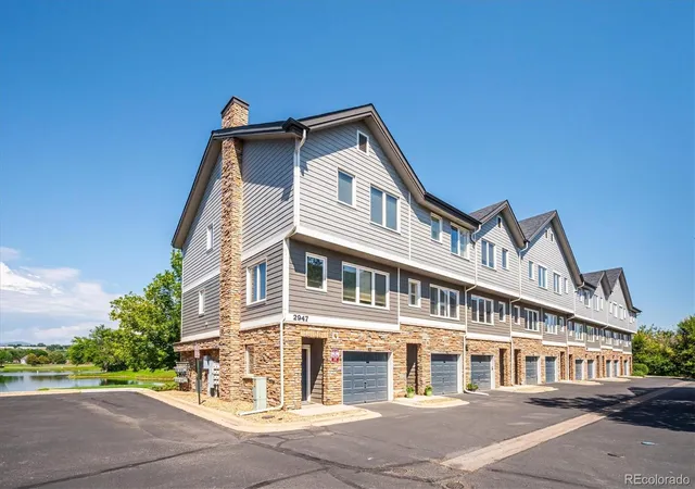 Listing Photo 4 - Condo for sale in building located at 2947 W Riverwalk Cir, Littleton, CO 80123 - Unit #B