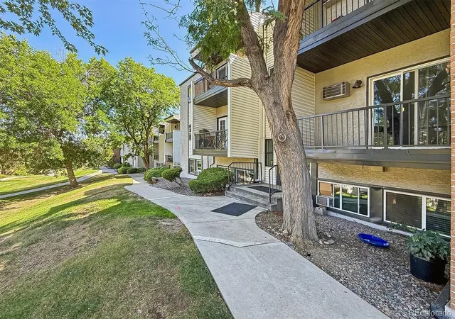 2nd image of 451 Golden Cir, Golden, CO 80401