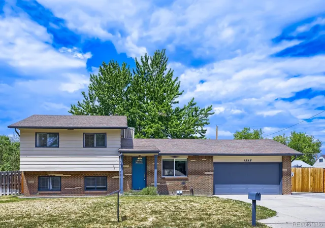 2nd image of 1565 S Otis St, Lakewood, CO 80232 | MLS# 4265380