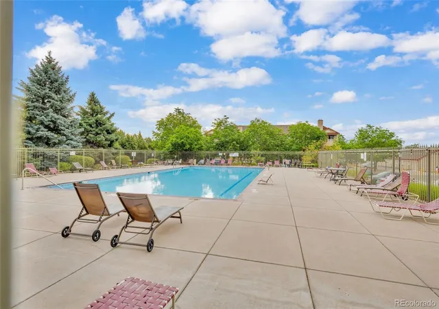 Listing Photo 2 - Condo for sale in building located at 9557 W San Juan Cir, Littleton, CO 80128 - Unit #201