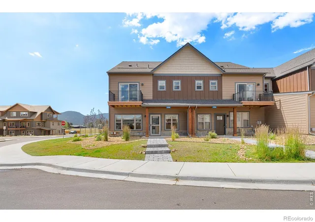 Photo 3 of Townhouse for sale at 1728 Continental Peaks Cir, Estes Park, CO 80517 | MLS# IR1064867 | Listing updated on 2026-09-26