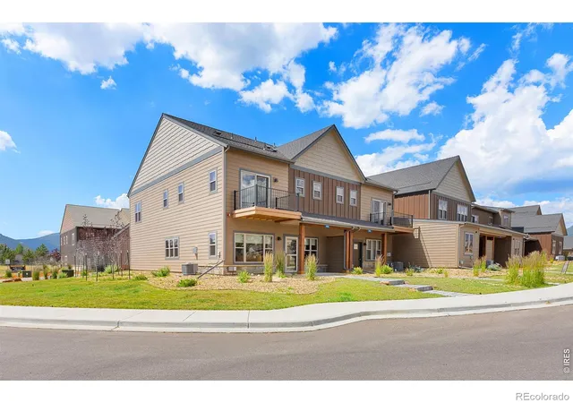 Photo 3 of Townhouse for sale at 1728 Continental Peaks Cir, Estes Park, CO 80517 | MLS# IR1064867 | Listing updated on 2026-09-26
