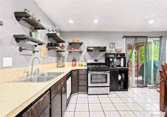 Photo 4 of Single family home for sale at 18 Kodiak Ct, Longmont, CO 80504 | MLS# 8305813 | Listing updated on 2026-09-21