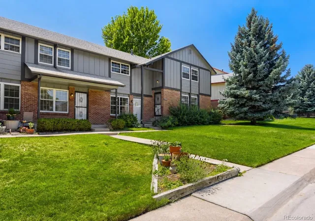 Photo 1 of Townhouse for sale at 7782 W Glasgow Pl, Littleton, CO 80128 | MLS# 8429731 | Listing updated on 2026-07-31