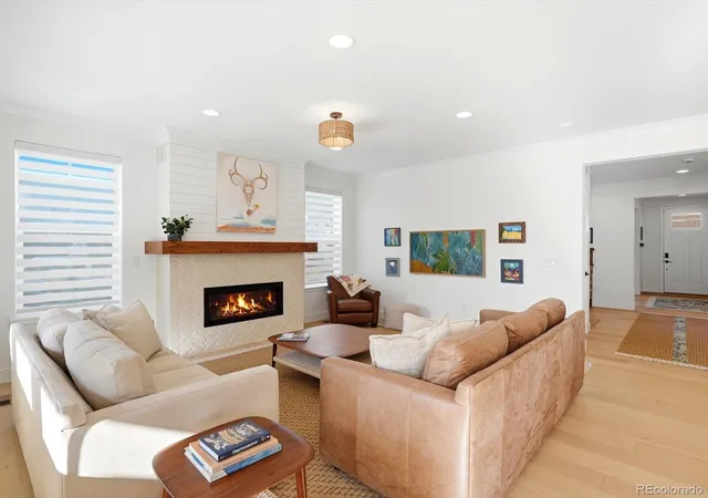 Photo 2 of Single family home for sale at 11261 Moonshimmer St, Littleton, CO 80125 | MLS# 4441487 | Listing updated on 2026-10-23