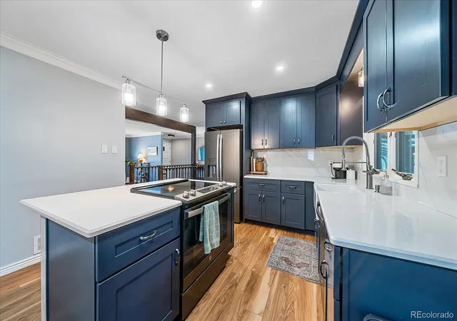 Photo 3 of Single family home for sale at 1809 S Van Gordon Ct, Lakewood, CO 80228 | MLS# 8827932 | Listing updated on 2026-10-10