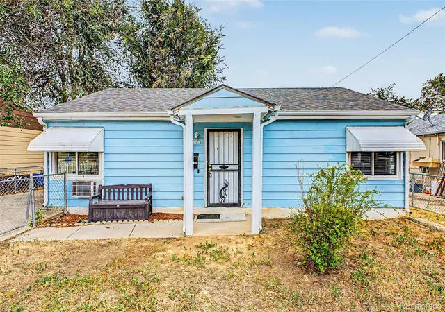 3rd image of 1343 Havana St, Aurora, CO 80010 | MLS# 8108298