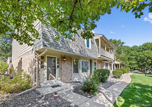 image of 7609 S Cove Cir, Centennial, CO 80122 | MLS# 2513362