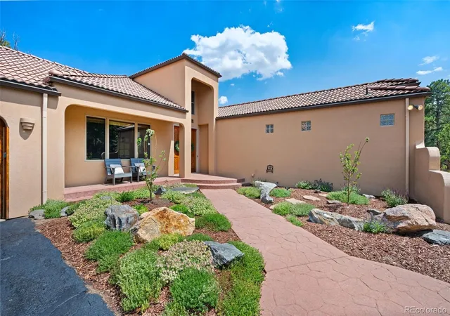 3rd image of 988 Eastwood Dr, Golden, CO 80401 | MLS# 4825289