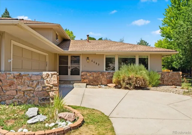 Photo 3 of Single family home for sale at 6689 E Heritage Pl N, Centennial, CO 80111 | MLS# 8677962 | Listing updated on 2026-10-17