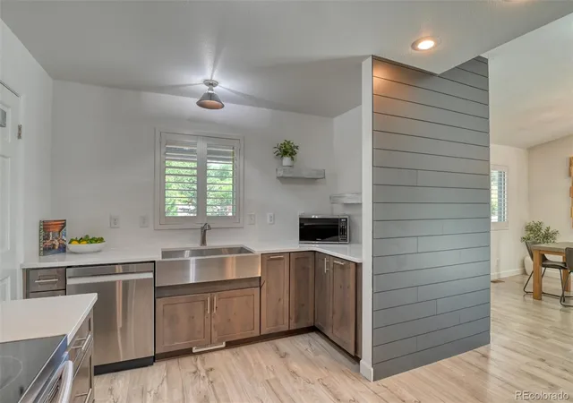 Photo 4 of Single family home for sale at 215 Beckers Ln, Manitou Springs, CO 80829 | MLS# 7119542 | Listing updated on 2026-10-09