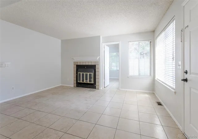 Listing Photo 4 - Condo for sale in building located at 13833 E Lehigh Ave, Aurora, CO 80014 - Unit #D