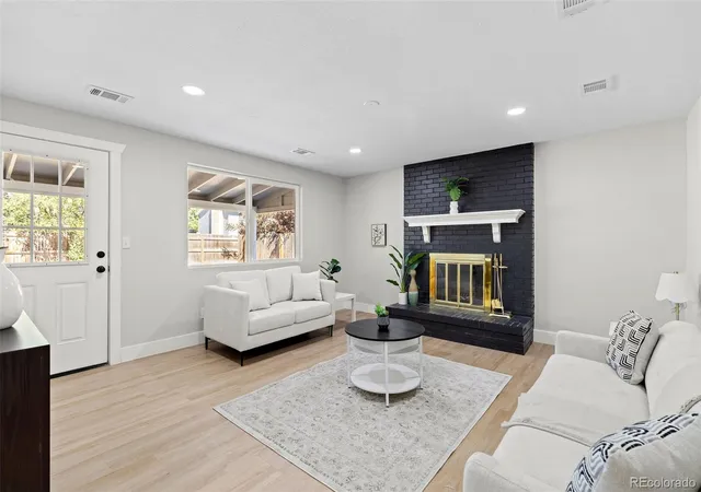 Photo 3 of Sale Pending at 1077 S Joplin Way, Aurora, CO 80017 | MLS# 5506043 | Listing updated on 2026-10-05