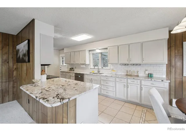 Photo 3 of Single family home for sale at 280 Old Man Mountain Ln, Estes Park, CO 80517 | MLS# IR1064964 | Listing updated on 2026-09-26