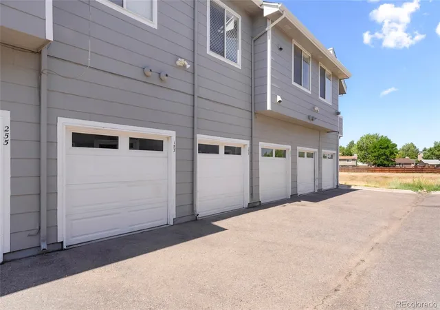 Listing Photo 4 - Condo for sale in building located at 1039 S Walden Wy, Aurora, CO 80017 - Unit #153
