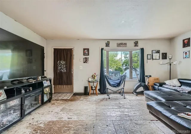 3rd image of 6952 Mariposa St, Denver, CO 80221 | MLS# 9863406