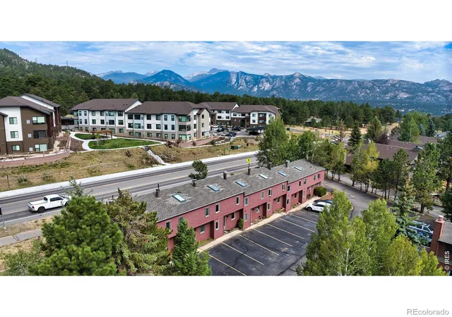 4th image of 1050 S Saint Vrain Ave, Estes Park, CO 80517