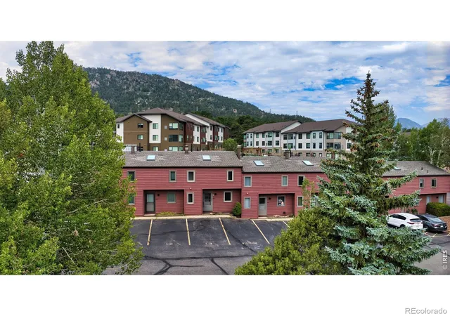 5th image of 1050 S Saint Vrain Ave, Estes Park, CO 80517
