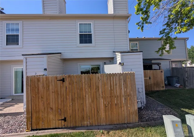 Listing Photo 4 - Condo for sale in building located at 1632 S Idalia Cir, Aurora, CO 80017 - Unit #C