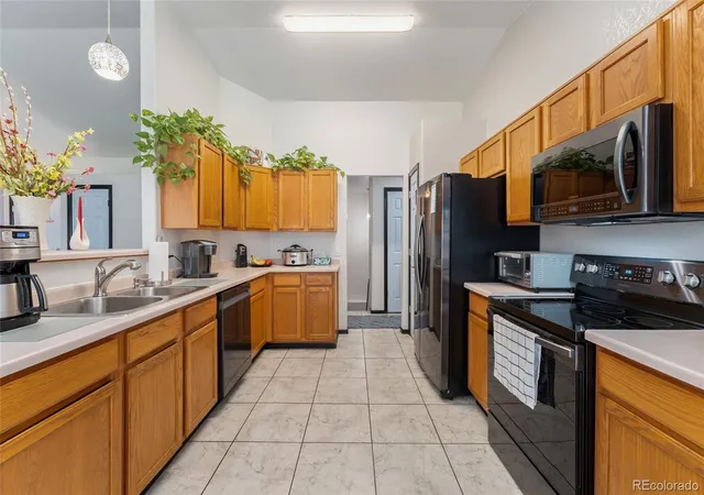Photo 4 of Single family home for sale at 19564 E Ithaca Pl, Aurora, CO 80013 | MLS# 8251594 | Listing updated on 2026-08-22