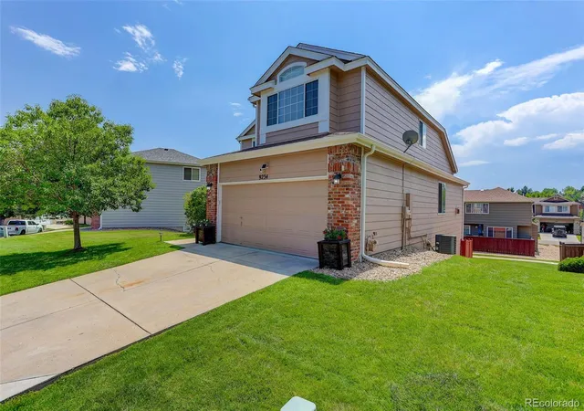 Photo 3 of Single family home for sale at 9234 W Hinsdale Pl, Littleton, CO 80128 | MLS# 1572530 | Listing updated on 2026-09-29