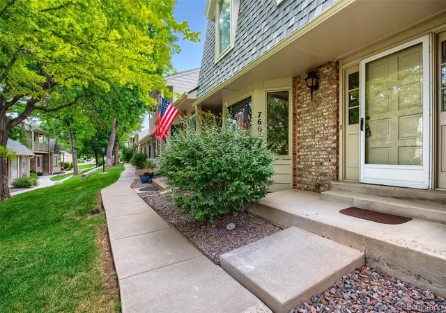 image of 7605 Cove Cir, Centennial, CO 80122 | MLS# 2069766