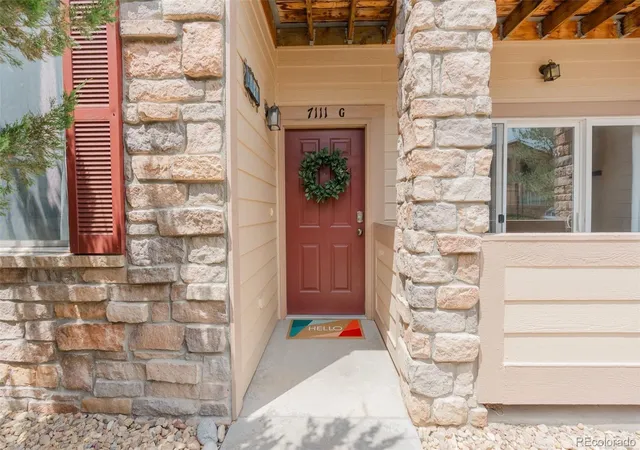 Listing Photo 4 - Condo for sale in building located at 7111 S Wenatchee Wy, Aurora, CO 80016 - Unit #G