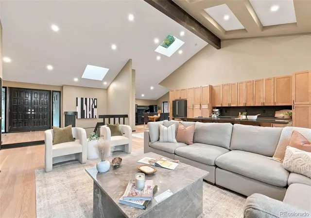 Listing Photo 5 - Condo for sale in building located at 27 Beacon Hl Ln, Greenwood Village, CO 80111