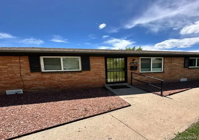 4th image of 1129 Dallas St, Aurora, CO 80010 | MLS# 6264875
